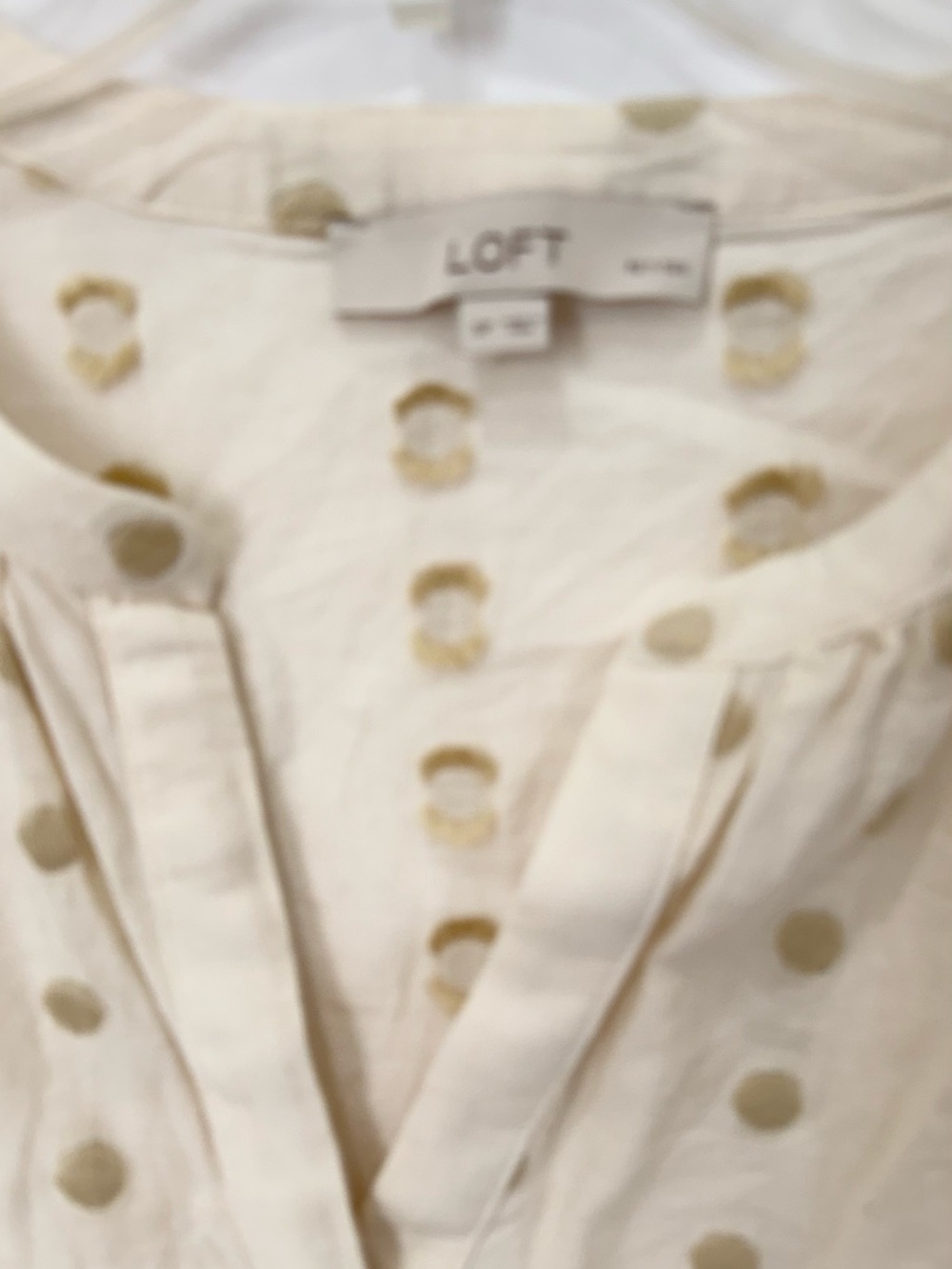 LOFT Cream no collar Blouse V-neck line Light Tan Polka Dots size SP - Picture 4 of 7